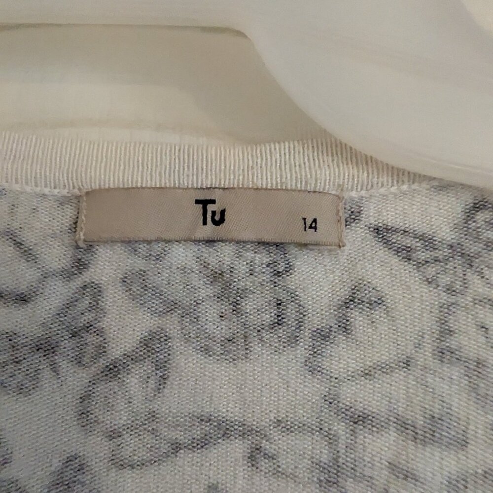 Butterfly sweater - Picture 2 of 3